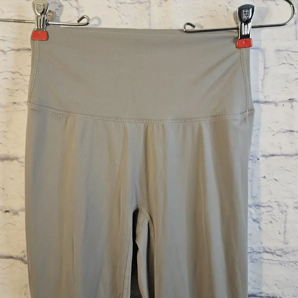 Lululemon women’s wunder under high rise leggings size 6 26” length in grey